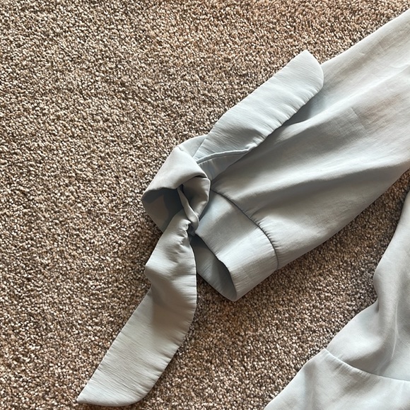 Lauren Conrad light blue blazer with sleeve detail - Picture 2 of 5